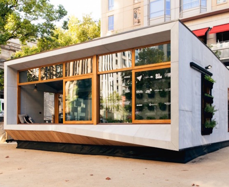 Prefab house that produces energy